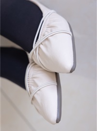 BoBoSocks袜啵啵 NO.029 小甜豆-平底鞋、厚黑丝、厚肉丝、踩饼干剧情(19)